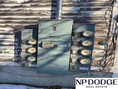 435 E 5th St, Fremont, NE 68025 - photo 2