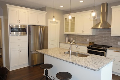 592X Hodgson Rd, Shoreview, MN 55126 - photo 2