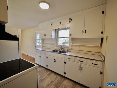 1112 Holmes Ave, Charlottesville, VA 22901 - photo 7