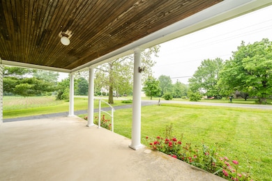 Three Oaks Rd-103
