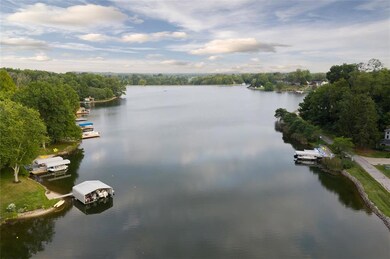 9956 Raintree Dr N, Columbus, IN 47201 - photo 3