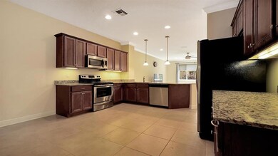 Kitchen  (2)