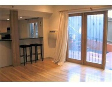 3 Gloucester St unit 2, Boston, MA 02115 - photo 4