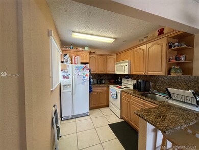5726 W 26th Ave unit 5726, Hialeah, FL 33016 - photo 4