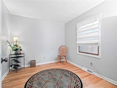 34790 Timberview Dr, Avon, OH 44011 - photo 4