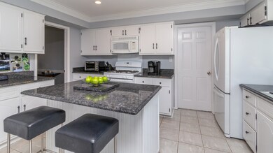 4531 Dawngate Ln, Rolling Meadows, IL 60008 - photo 5