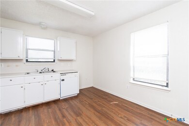 142 Wolf Rd unit D, Copperas Cove, TX 76522 - photo 5