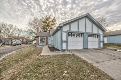 7235 Mastin St, Shawnee, KS 66203 - photo 2