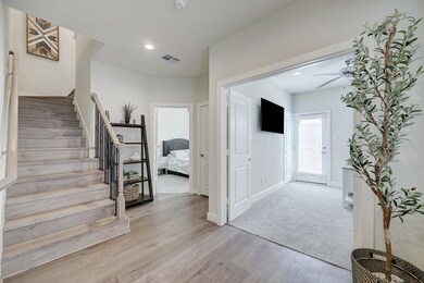 140 Knightsbridge Park Ln, Houston, TX 77018 - photo 6