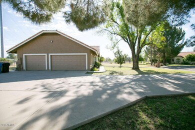 Three Car Garage