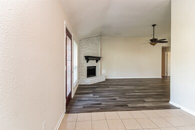 8610 Greenleaf Lake Dr, Houston, TX 77095 - photo 4