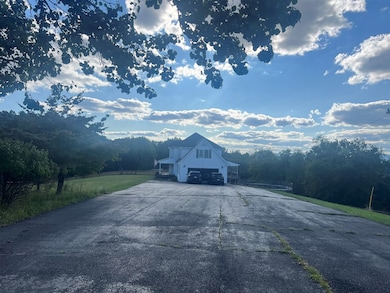 653 Todd Hollow Rd, Lebanon, VA 24266 - photo 2