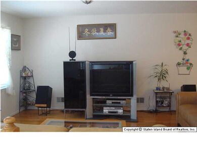 48 Parkinson Ave, Staten Island, NY 10305 - photo 2