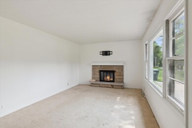 07-7660-N-41st-St-Augusta-MI-49012-Windo