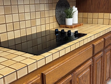 9188 Lakewood Dr, Windsor, CA 95492 - photo 5