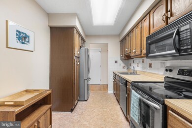 103 Summit Dr unit A, Bryn Mawr, PA 19010 - photo 3