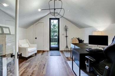 1579 Sue Barnett Dr, Houston, TX 77018 - photo 6