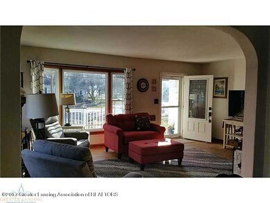 1401 Pershing.Living.2
