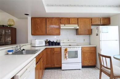 101 Commonwealth Dr, Bethlehem, PA 18020 - photo 2