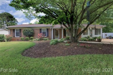 402 Chestnut Ln, Statesville, NC 28625 - photo 5