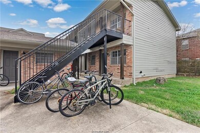 3906 Aspen St unit B, Bryan, TX 77801 - photo 2