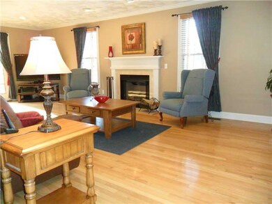 Den/Family/Great Room. Large Family Room, Gleaming