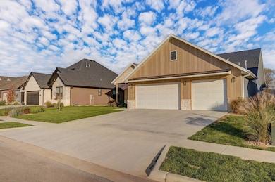 3049 W Edward St, Springfield, MO 65810 - photo 2