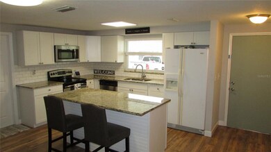 Island/Breakfast Bar