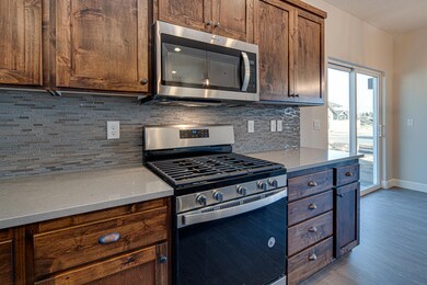 523 NW Rimrock Ct, Redmond, OR 97756 - photo 6