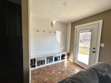 Entry/mudroom