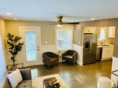 9656 S Chappel Ave, Chicago, IL 60617 - photo 3