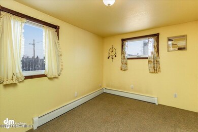 10-Upstairs Bedroom 2 20230412-DW-5738