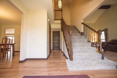 1117 E Gartner Rd, Naperville, IL 60540 - photo 4