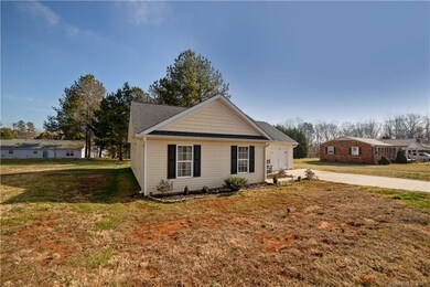 1637 Riverview Rd, Lincolnton, NC 28092 - photo 2