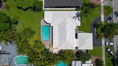 19885 NE 22nd Ave, Miami, FL 33180 - photo 3