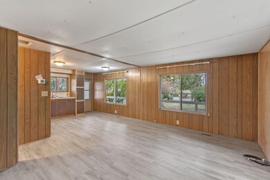 E-web-or-mls-335-tavis-dr