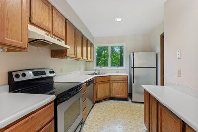 05_1501WaterSt_Unit8_5_Kitchen_HiRes