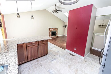 11 King Henry Ct, MerriMacK, NH 03054 - photo 5