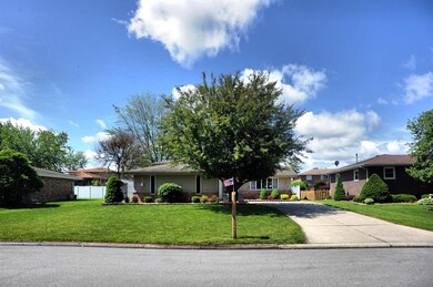 8796 Mathews Ln, Crown Point, IN 46307 - photo 2