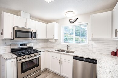 3036 NE Royal Ct, Bend, OR 97701 - photo 7