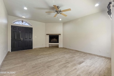 Living Room ww/fireplace