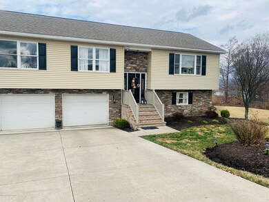 110 Commons Dr, Olyphant, PA 18447 - photo 4