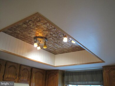 5727 Mason Bluff Dr, Burke, VA 22015 - photo 6