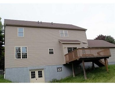Exterior Back. EXTERIOR REAR