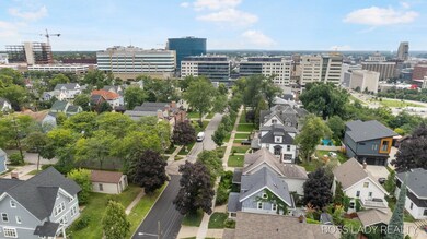 18-web-or-mls-607 Fairview Ave NE Grand