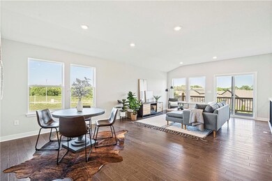 1106 Branchwood Ln, Raymore, MO 64083 - photo 5