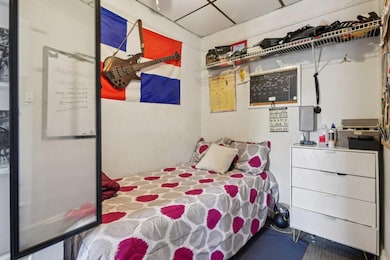 9406 76th St, Ozone Park, NY 11416 - photo 4