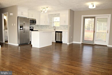 8680 Lowell Rd, Pomfret, MD 20675 - photo 5