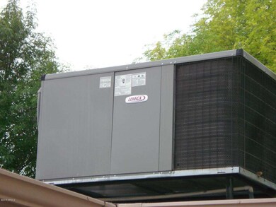 10503 W Highwood Ln, Sun City, AZ 85373 - photo 7