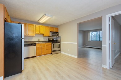 525 Calef Rd unit 13, Manchester, NH 03103 - photo 4